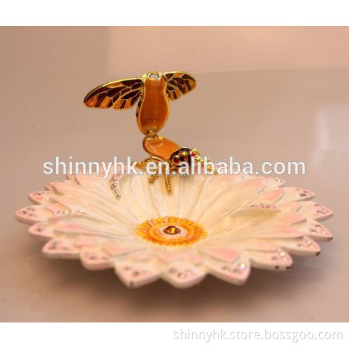 wholesale wedding gifts metal bee and lotus flower jewelry dishplay plate
